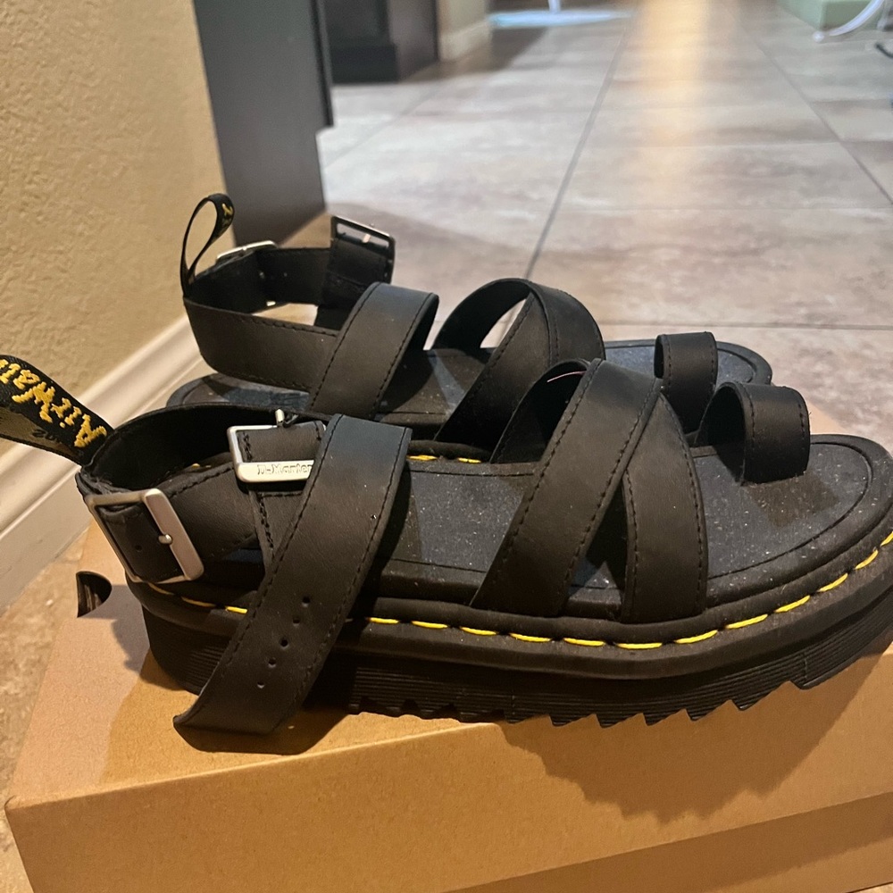 Dr.Martens sandals